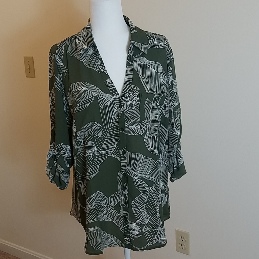 Express green and white fern print roll sl…
